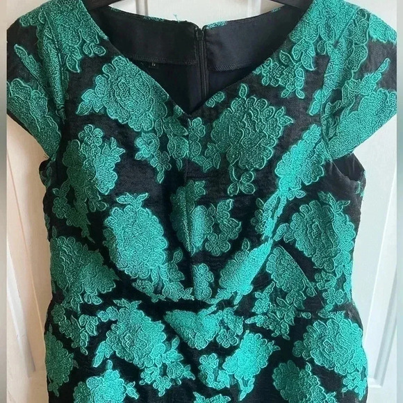 Escada Emerald Green Floral Embroidered Dress - Picture 7 of 7